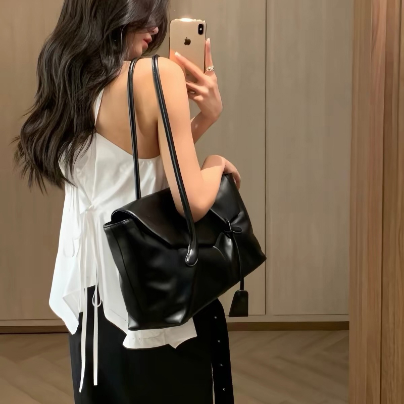 명품 브랜드 디자이너의 대용량 호보 스타일 숄더백, 여 - Leatherwork Designs 리뷰 및 가격